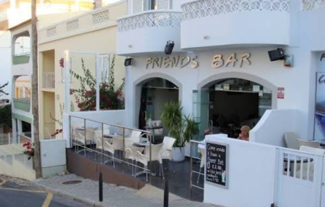 Friends bar